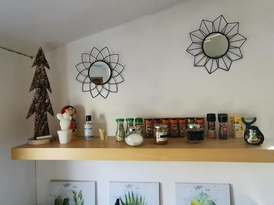 Entre Ventoux Et Luberon, Appartement Dans Maison. Malemort-du-Comtat Apartment