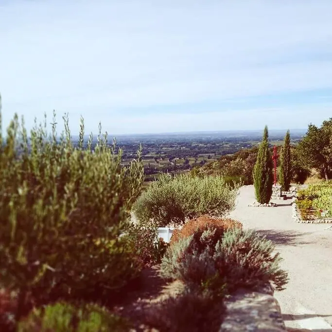 Entre Ventoux Et Luberon, Appartement Dans Maison. Malemort-du-Comtat France