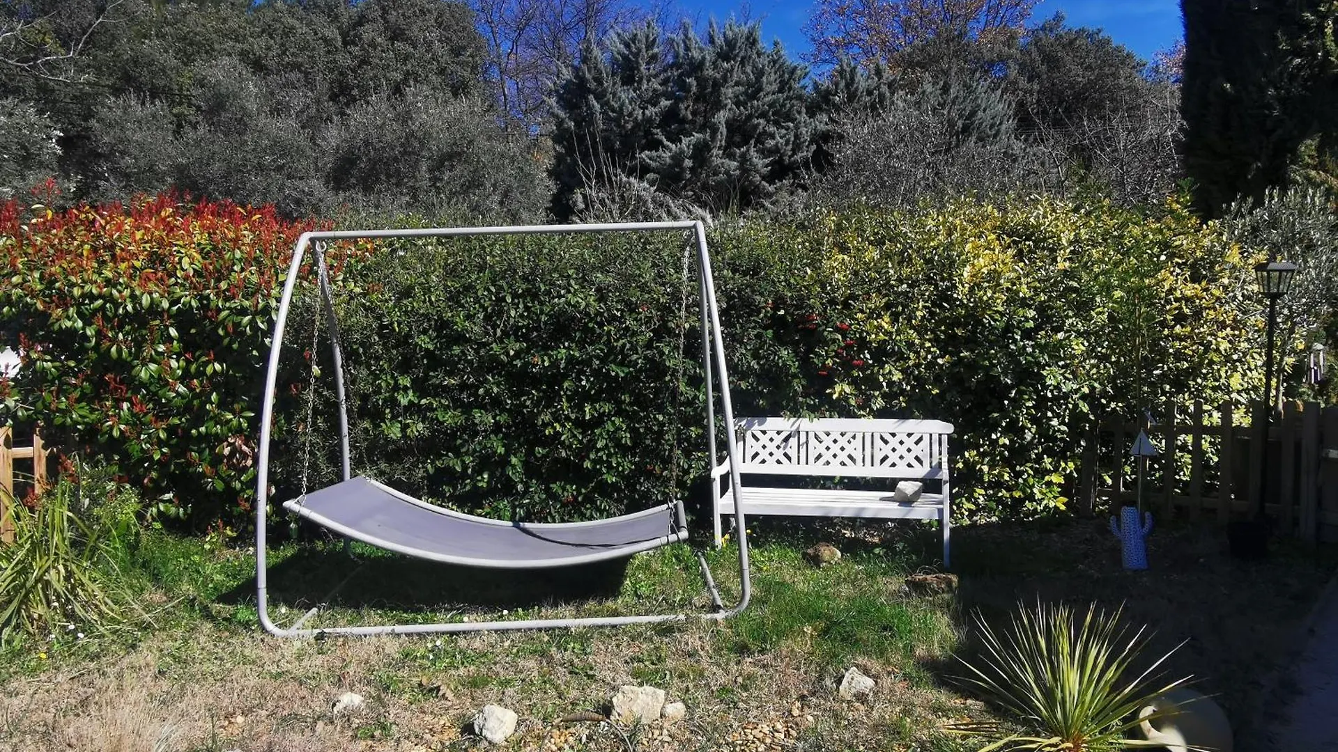 Entre Ventoux Et Luberon, Appartement Dans Maison. contacts